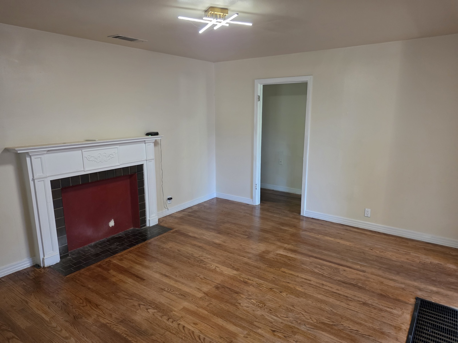 1611 Glen Ave · Unit A photo 2