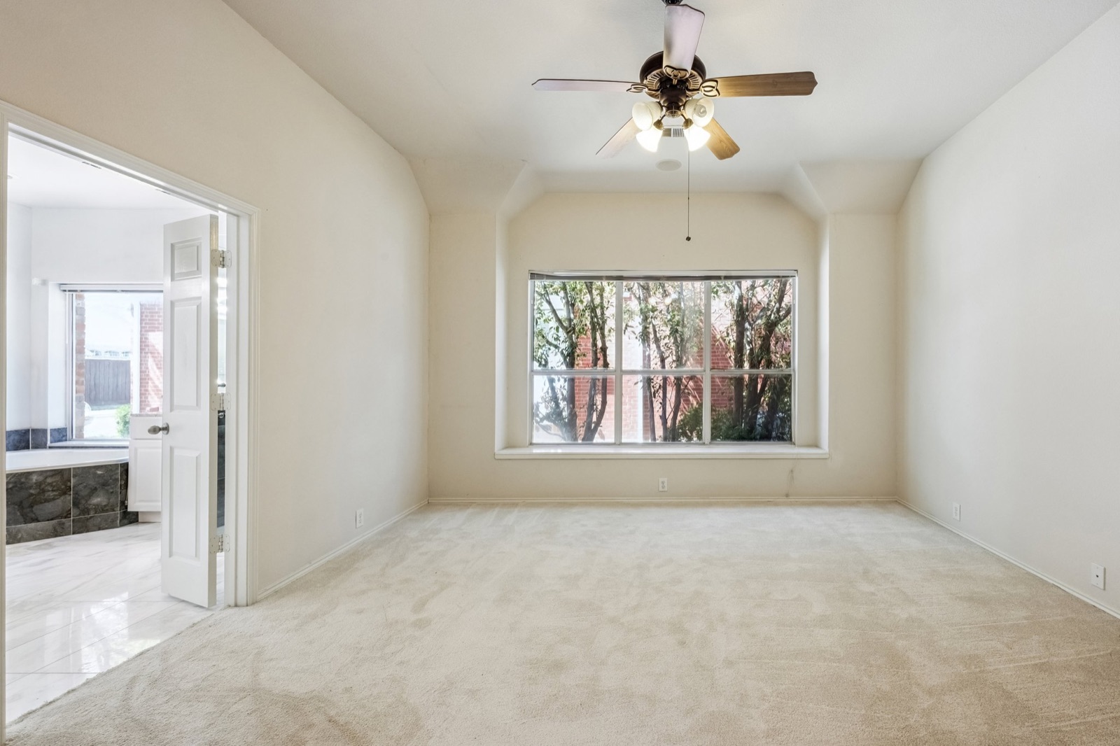 2940 La Vista Lane photo 12