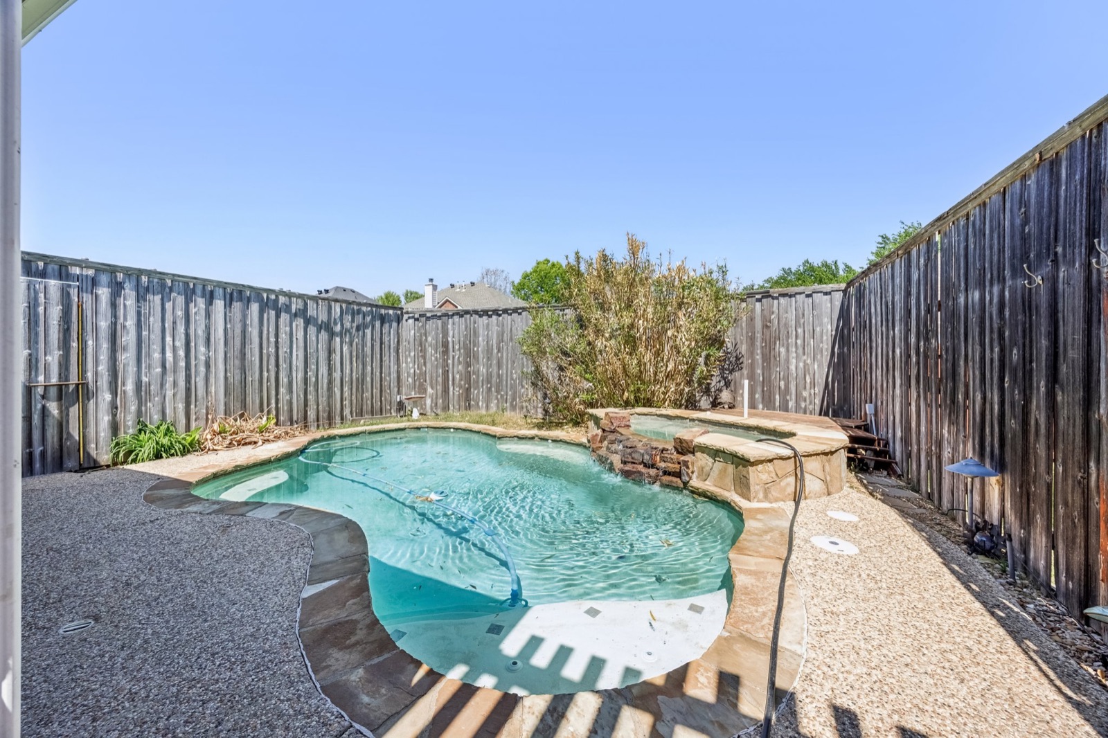 2940 La Vista Lane photo 4