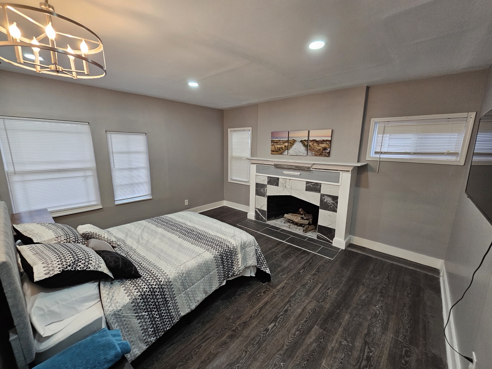 3339 Ruckle St · Unit A photo 12
