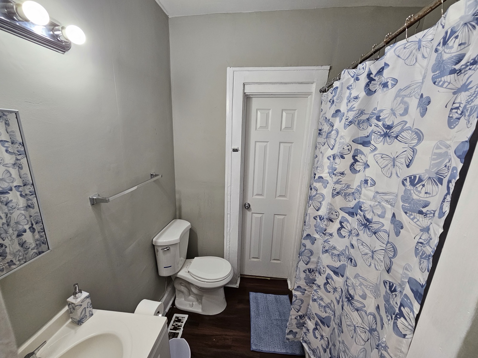 916 N Oxford St photo 17