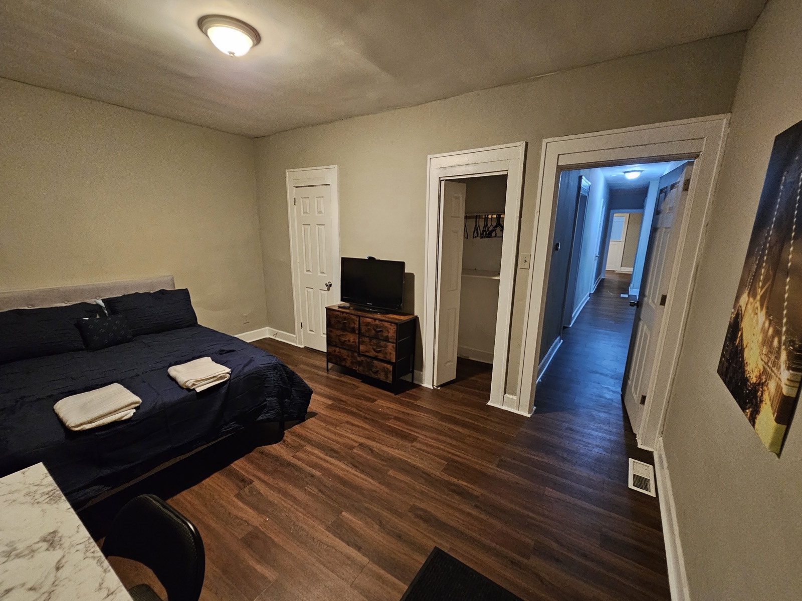 916 N Oxford St photo 21