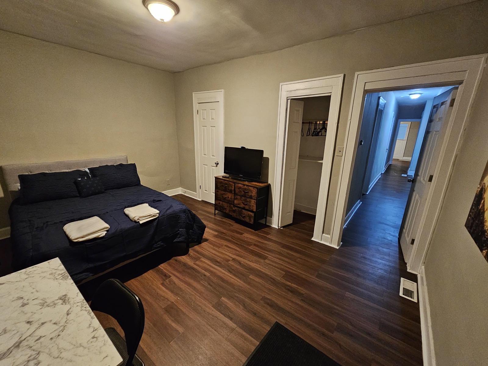 916 N Oxford St photo 22